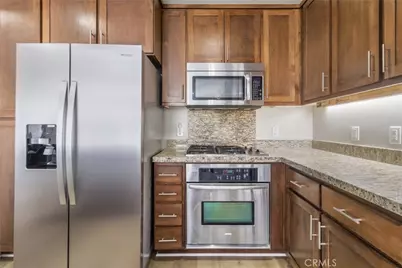 21301 Erwin Street #511, Woodland Hills, CA 91367 - Photo 28