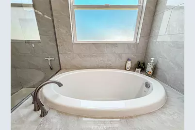 946 Warwick, Thousand Oaks, CA 91360 - Photo 46