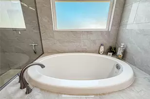 946 Warwick, Thousand Oaks, CA 91360 - Photo 46