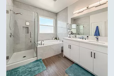 946 Warwick, Thousand Oaks, CA 91360 - Photo 42
