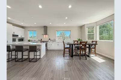 946 Warwick, Thousand Oaks, CA 91360 - Photo 16