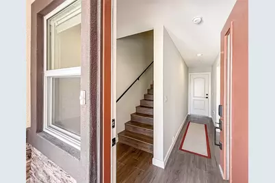 946 Warwick, Thousand Oaks, CA 91360 - Photo 8