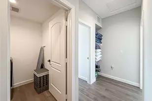 946 Warwick, Thousand Oaks, CA 91360 - Photo 32