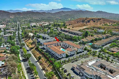 946 Warwick, Thousand Oaks, CA 91360 - Photo 74