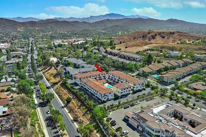 946 Warwick, Thousand Oaks, CA 91360 - Photo 72