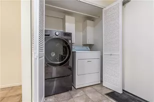 21901 Burbank Blvd, Woodland Hills, CA 91367 - Photo 32