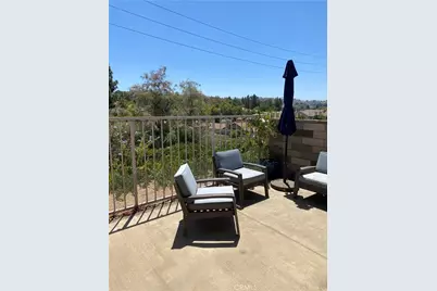 22914 Banyan Place #202, Saugus, CA 91390 - Photo 2