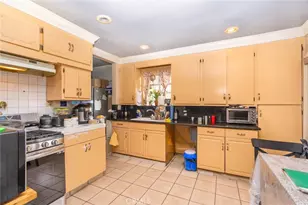 4954 W 118th St, Hawthorne, CA 90250 - Photo 4