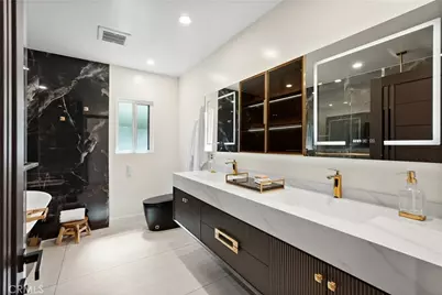 16158 Magnolia Boulevard, Encino, CA 91436 - Photo 18