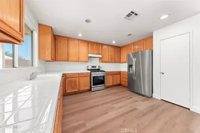 44126 Sunmist Court, Lancaster, CA 93535 - Photo 12