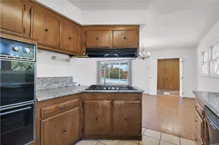 23635 Bessemer St, Woodland Hills, CA 91367 - Photo 14