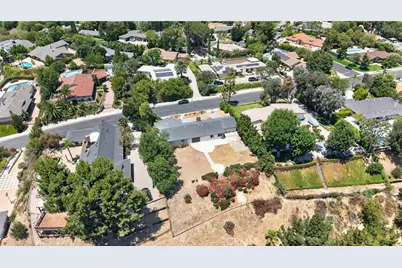 16622 Knollwood Drive, Granada Hills, CA 91344 - Photo 58
