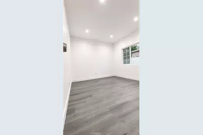 7918 Hazeltine Avenue, Panorama City, CA 91402 - Photo 8