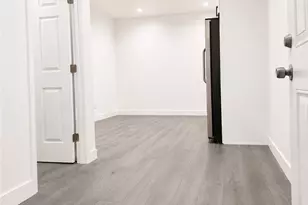 7918 Hazeltine Ave, Panorama City, CA 91402 - Photo 12