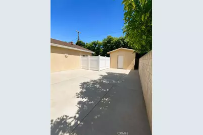 7918 Hazeltine Avenue, Panorama City, CA 91402 - Photo 2