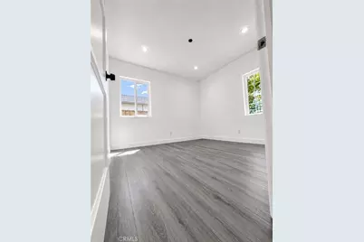 7918 Hazeltine Avenue, Panorama City, CA 91402 - Photo 14