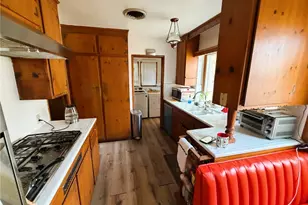 15035 Gilmore St, Van Nuys, CA 91411 - Photo 4