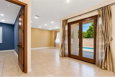 18267 Valley Vista Boulevard, Tarzana, CA 91356 - Photo 14