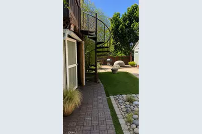 9317 Avenue Thompson, Chatsworth, CA 91311 - Photo 2