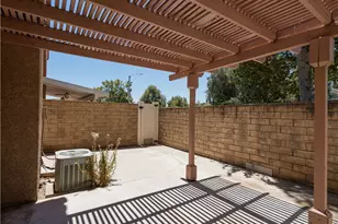 28102 Bobwhite Cir, Saugus, CA 91350 - Photo 16