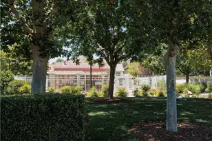 28102 Bobwhite Cir, Saugus, CA 91350 - Photo 18
