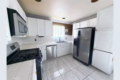 302 E Avenue R11, Palmdale, CA 93550 - Photo 10