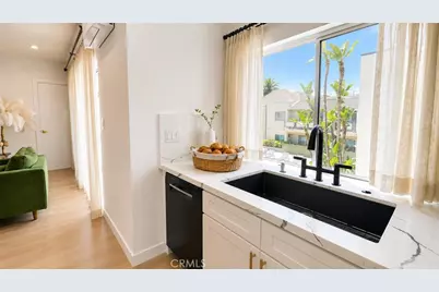 1233 N Laurel #211, West Hollywood, CA 90046 - Photo 14