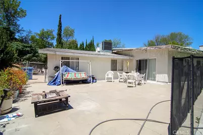 5614 Oso Avenue, Woodland Hills, CA 91367 - Photo 18