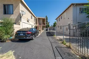 11249 Emelita St, North Hollywood, CA 91601 - Photo 2