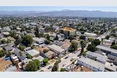 11249 Emelita Street, North Hollywood, CA 91601 - Photo 12