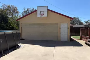 829 W Berkeley Ct, Ontario, CA 91762 - Photo 2