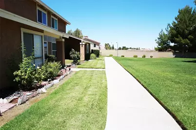 2829 W Avenue J4, Lancaster, CA 93536 - Photo 2