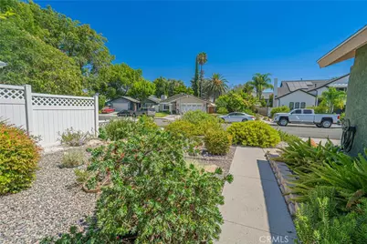 25349 Via Telino, Valencia, CA 91355 - Photo 8