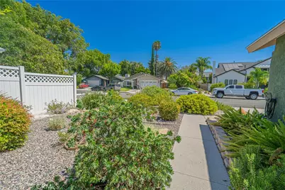 25349 Via Telino, Valencia, CA 91355 - Photo 10