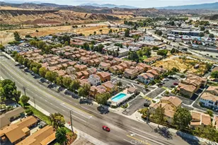 31774 Calle del Cielo, Castaic, CA 91384 - Photo 32