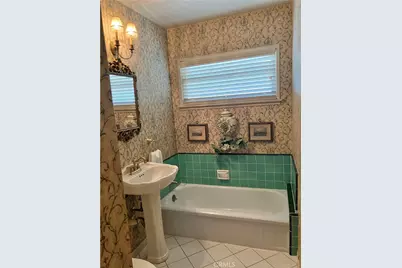 21646 Dumetz, Woodland Hills, CA 91364 - Photo 28