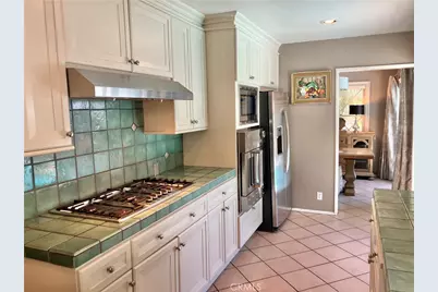 21646 Dumetz, Woodland Hills, CA 91364 - Photo 20