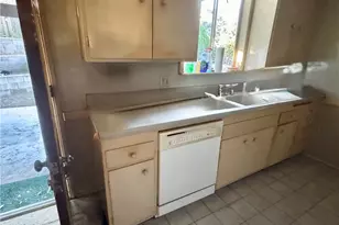 22465 Los Rogues, Saugus, CA 91350 - Photo 18