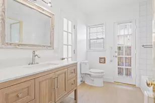 23119 Gainford St, Woodland Hills, CA 91364 - Photo 12
