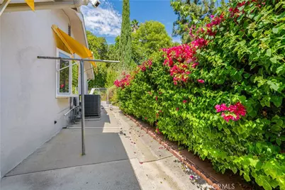 5300 Blanco Avenue, Woodland Hills, CA 91367 - Photo 46
