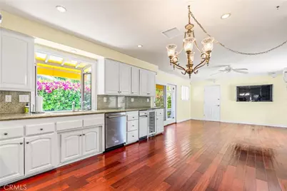 5300 Blanco Avenue, Woodland Hills, CA 91367 - Photo 24