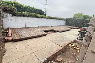 2134 St Andrews Way, Hawthorne, CA 90250 - Photo 2