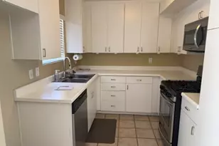 22135 Burbank, Woodland Hills, CA 91367 - Photo 6
