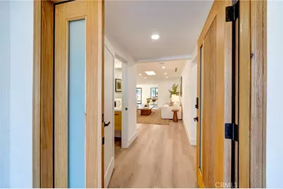 7915 Owensmouth, Canoga Park, CA 91304 - Photo 8