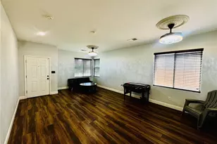 2404 Sosa Dr, Bakersfield, CA 93313 - Photo 4
