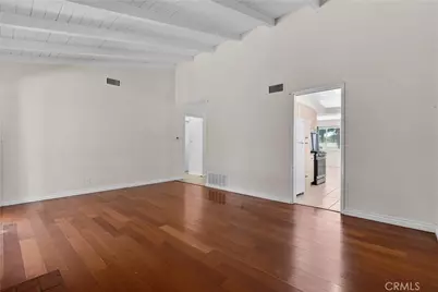 10048 Swinton Avenue, Granada Hills, CA 91343 - Photo 8