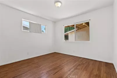 10048 Swinton Avenue, Granada Hills, CA 91343 - Photo 22