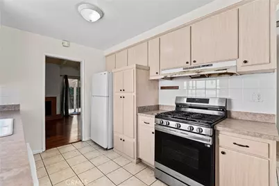 10048 Swinton Avenue, Granada Hills, CA 91343 - Photo 12