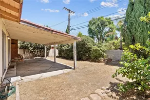 10048 Swinton Ave, Granada Hills, CA 91343 - Photo 36