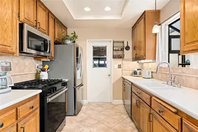 33 N Madrid, Newbury Park, CA 91320 - Photo 8